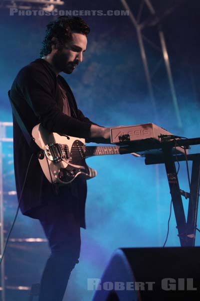 HOWLING BELLS - 2009-08-01 - PAREDES DE COURA (Portugal) - Praia do Tabuao - 